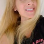Lara Fabian Instagram – Juste pour vous…le meilleur est toujours à venir 🤍