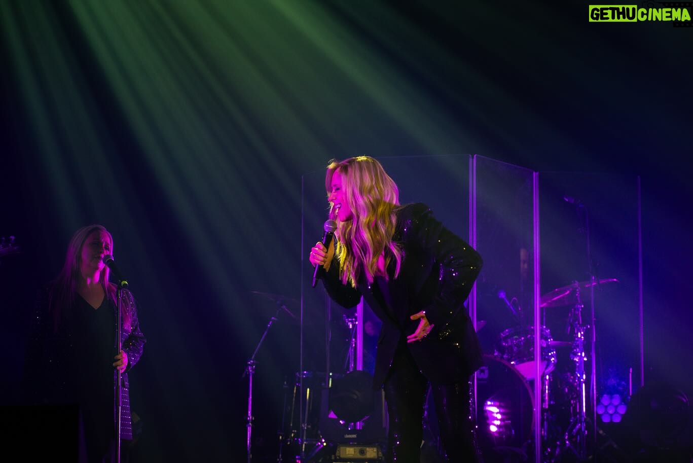 Lara Fabian Instagram - What a night Zagreb … thank you! 💙#jetaimetour