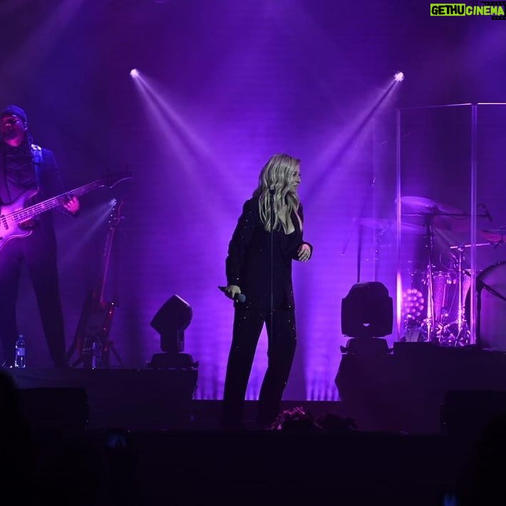 Lara Fabian Instagram - Cluj you were amazing 💜#jetaimetour