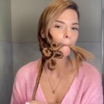 Larissa Gacemer Instagram – Günaydınnnn !! İyi haftalar güzel insanlar 💓 kızlar, her türlü saç tipe için uygundur 🥰  kıvırcık saçlar efsane olur diye düşünüyorum ! Yaparsanız beni tagleyin 😁🫶🏻 #hair #hairstyle
