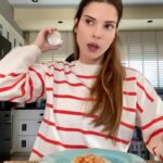 Larissa Gacemer Instagram - Brezilya’da masada tuz dökülmesi uğursuzluktur… 😂