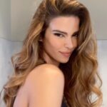 Larissa Gacemer Instagram – Nasıl ayni kişi olabilir ya 😅🙈😂😂 #hair #wavehair #caramelhair