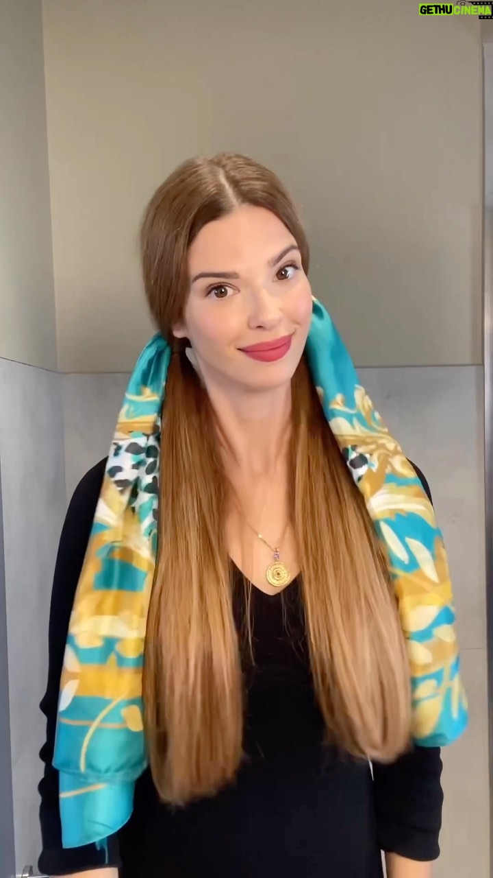 Larissa Gacemer Instagram - İyi haftasonları güzel insanlar 🥰🫶🏻💓 #hair #hairstyle #longhair