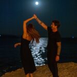 Larissa Gacemer Instagram – Nasıl güzel bir gece seninle ❤️ @gacemerburak #fullmoon #love