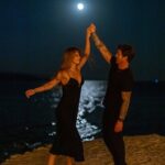 Larissa Gacemer Instagram – Nasıl güzel bir gece seninle ❤️ @gacemerburak #fullmoon #love