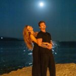 Larissa Gacemer Instagram – Nasıl güzel bir gece seninle ❤️ @gacemerburak #fullmoon #love