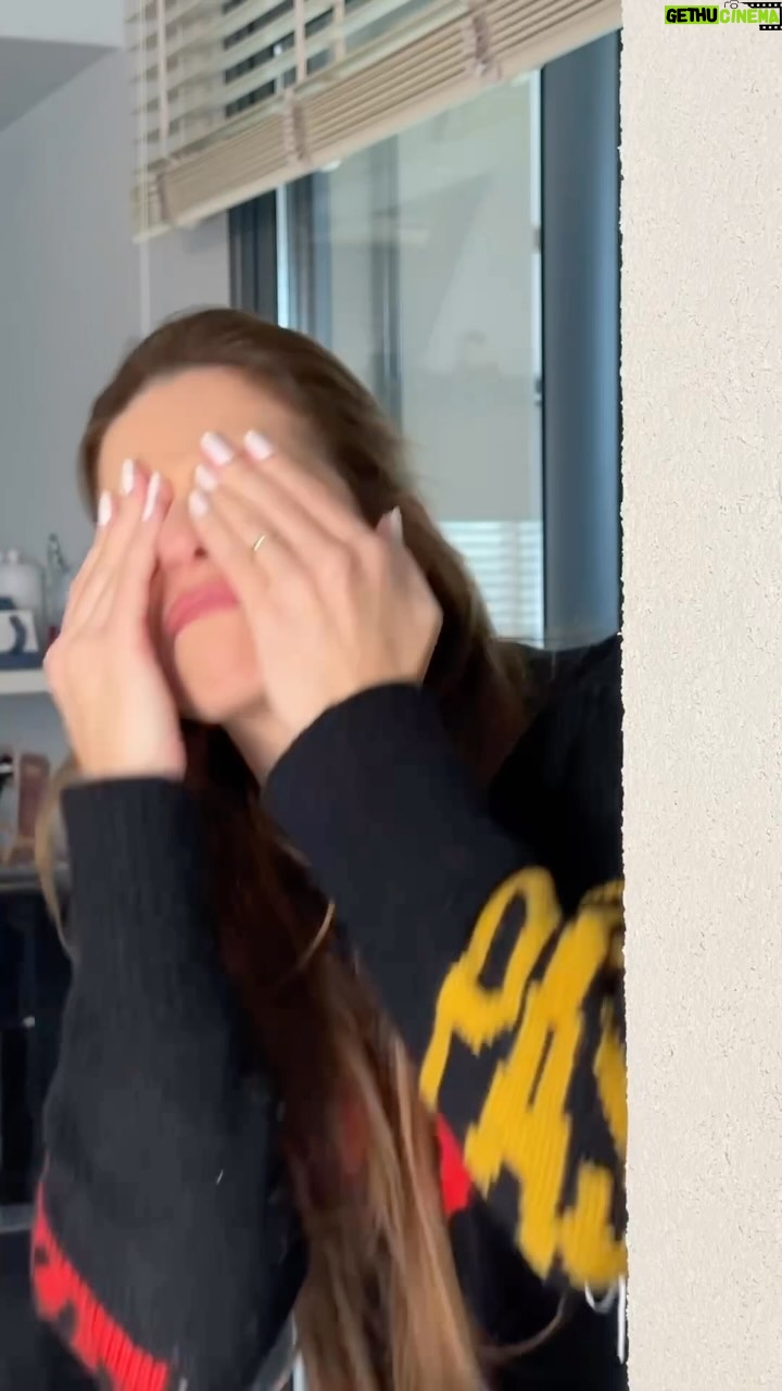 Larissa Gacemer Instagram - Mandalina biz yerken güzel de… 😂 🍊