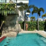 Larissa Manoela Instagram - Domingo de sol antes do trabalho 🩵☀️🩷