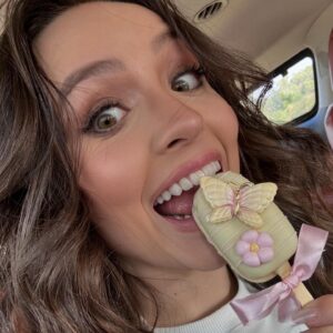 Larissa Manoela Instagram - De umas semanas pra cá 💗