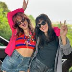 Larissa Manoela Instagram – Tbt 1 ano atrás, vivendo minha Penélope e transformando a vida em arte ❤️‍🔥 “Traição Entre Amigas” ainda sem data de estreia mas com a certeza de que é um filmão que chega em breve pra vocês 🎬