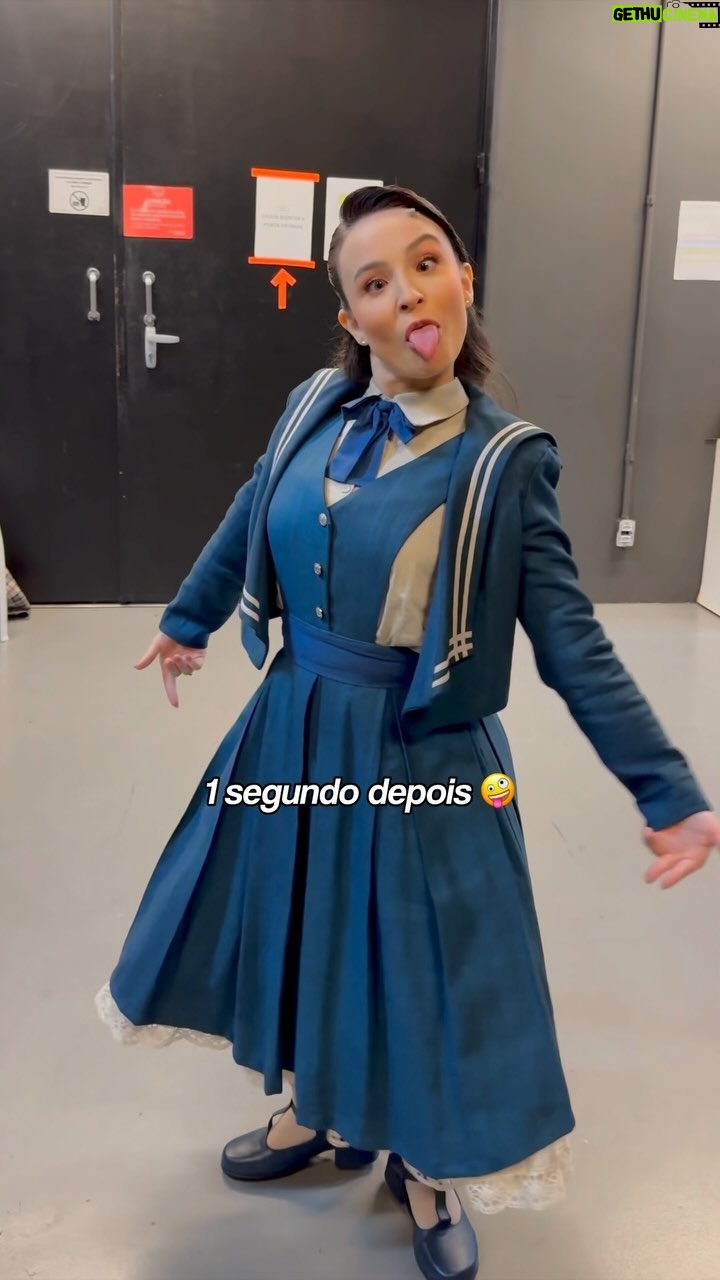 Larissa Manoela Instagram - A volta do que se foi 😂 Vocês amam uma bagaceira neh? Entrando em mais uma super semana de apresentações em @novicarebeldebr 🎭 Quem eu vejo por lá?