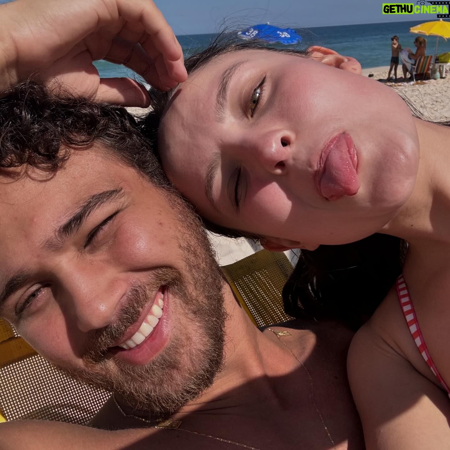 Larissa Manoela Instagram - Iniciando a semana da melhor maneira 🩵🌴🌊