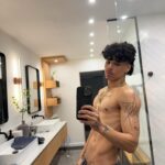 Larray Instagram - felt sexy, might delete 😝
