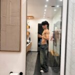 Larray Instagram - felt sexy, might delete 😝