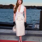 Larsen Thompson Instagram - The most magical time in Venice with @tods and my first time @labiennale, thank you so much for having me🛶✨❤️ #Tods #TodsVenezia #ad