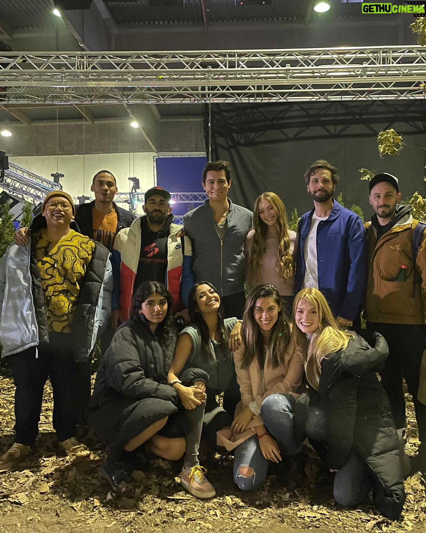 Larsen Thompson Instagram - bts of filming @tarotmovie with some of my favorite peopleš„¹ enjoy ;) and go watch it NOW in theaters!!!