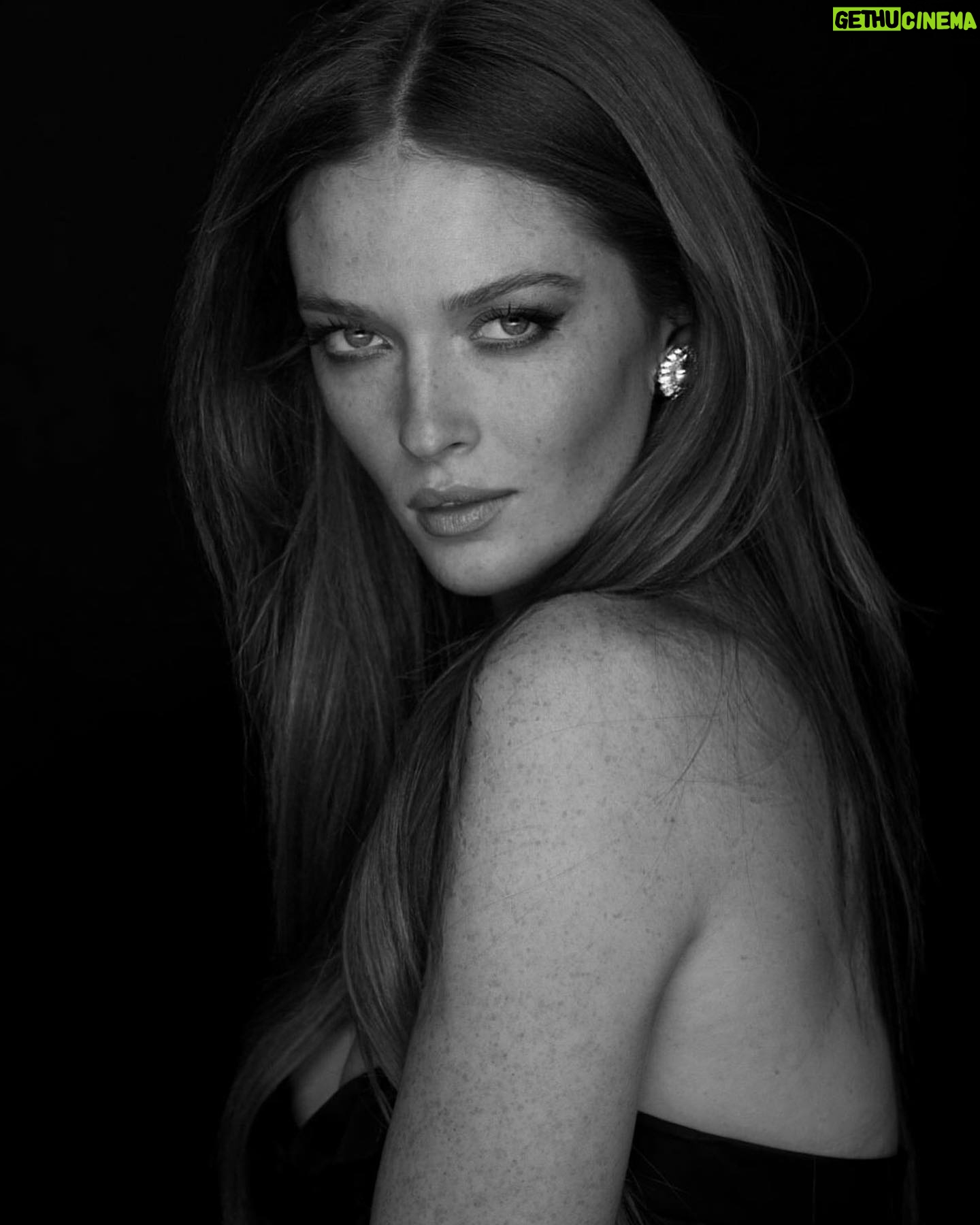 Larsen Thompson Instagram - frecks in b&w @manfredbaumannđź–¤ makeup: @nellybaumann