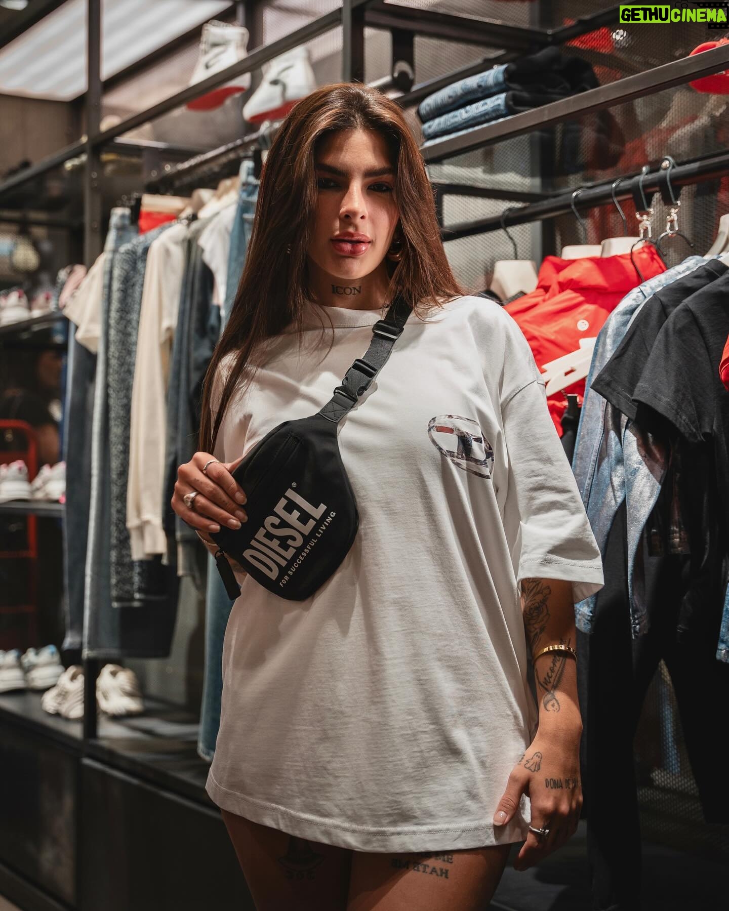 Lary Bottino - 3 Likes - coquetel @diesel_brasil