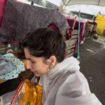 Lary Bottino Instagram – Dia após dia o RS CLAMA por socorro.
as chuvas voltaram. 
pessoas morreram 
famílias se perderam
animais estão sofrendo 
a cidade acabou. 

a minha missão começou aqui, e só vai terminar quando eu ajudar o máximo de animais possíveis. 

preciso que vocês continuem DOANDO, para conseguirmos deixar TANTOS animais seguros. 

Não é por mim! É por eles! 

Continuem doando! Me ajudem nessa causa!
Estou aqui por vocês! Com medo! Com angústia, mas a fé me mantém calma. 

Mas eu sei que há luz do sol atrás dessa chuva Eu sei que há bons tempos atrás dessa dor Você pode fazer a diferença?!  Eu fecho meus olhos e posso ver um dia melhor Eu fecho meus olhos e oro Eu fecho meus olhos e posso ver um dia melhor Eu fecho meus olhos e oro