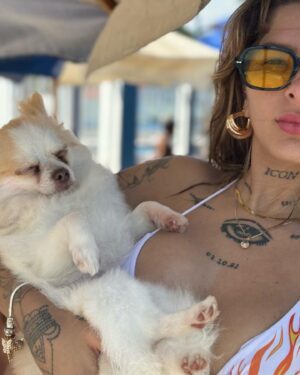 Lary Bottino Instagram - dumpzin delícia 💙🌞