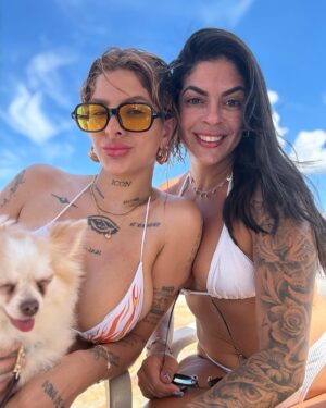 Lary Bottino Instagram - dumpzin delícia 💙🌞