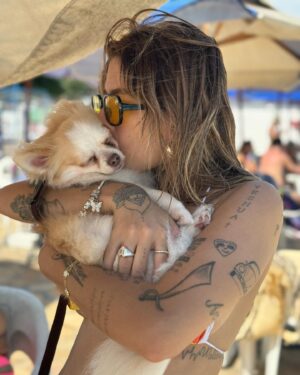 Lary Bottino Instagram - dumpzin delícia 💙🌞