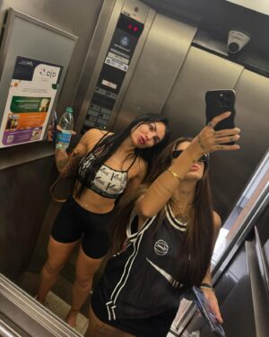Lary Bottino Instagram - 🩷