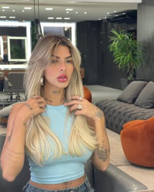 Lary Bottino Instagram - 