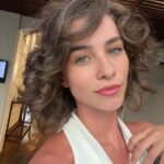Laryssa Ayres Instagram - Oi, olha meu cabelo novo 🥹😍🤌🏼 @spadeiaerenatario vocês sempre cuidaram bem de mim, é bom estar de volta <3