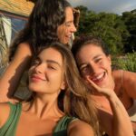 Laryssa Ayres Instagram - Até pensei em escrever algo mais extenso diante de toda vivência, mas como aprendido, é impossível expressar o que é pra quem nunca vivenciou e não se faz necessário pra quem já sabe. Outono, dias de renascimento Respiração Entrega Conexões Natureza Expansão A morte do xamã 🏹 Imensamente encantada com @viver.moksha Obrigada por conduzirem tão amorosamente cada processo ali presente ✨💡🫀 📷 @allemanzano__