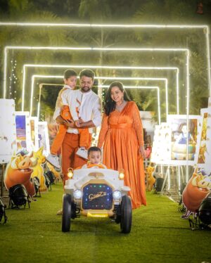 Lasya Manjunath Instagram - Happiest birthday Munnu Beta 🧡🤗🧿🧿🧿🧿
Mumma papa Loves you so much 😘🥰

Decor: @4ever_eventz 
Photography: @momentmakersphotography 
Cake : @cakesnhugs 
MUA : @vinusha_makeoverartistry 
Outfits: @pari.designers_ 
Jewellery: @fashioncurvee