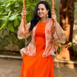 Lasya Manjunath Instagram - Iam not worrying about My enemies. Let their own karma slap them straight on their face.✌️ Shathruvulu ekkado undaru , manatho navvuthoo , Manatho bagunnattu natisthoo, mana Pakka ne untaru 😂🤣 Jaagratha 🥰 Outfit : @pari.designers_