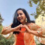 Lasya Manjunath Instagram - Iam not worrying about My enemies. Let their own karma slap them straight on their face.✌️ Shathruvulu ekkado undaru , manatho navvuthoo , Manatho bagunnattu natisthoo, mana Pakka ne untaru 😂🤣 Jaagratha 🥰 Outfit : @pari.designers_