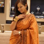 Lasya Manjunath Instagram – IT’S OK TO BE A LITTLE OBSESSED WITH JEWELLERY 💍

Gold jewellery: @devipavitraofficial 
Saree : @pari.designers_

Come, join for my Akshaya Tritiya shopping….Devi Pavitra Gold & Diamonds offers very exciting offers on this occasion – Flat 6% VA on Chains/Banges; Flat 12% on Stone Jewellery & on Diamond Jewellery Rs.51,999/- per carat, T&C Applies

Watch Never Before Unique Designs in latest Gold and Diamond Jewellery with unbeatable offers… @devipavitraofficial 

First time of it’s kind in Hyderabad – Bridal Studio for aspiring Brides 

Address For all occasions, One location :
Devi Pavitra Gold & Diamonds
1st Floor,PNR Empire,
Near Metro Pillar No : A 737
KUKATPALLY,
Hyderabad. – 500072. 
Contact : 9406689999

managed by: @unomantrik
unomantrik@gmail.com

#devipavitraofficial #gold #diamonds #jewellery #jewellerycollection #latestjewellerydesigns #latestdesign #jewellerystore #goldjewellery #puregold #diamondjewellery