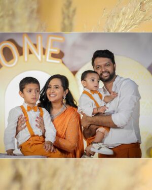 Lasya Manjunath Instagram - Happiest birthday Munnu Beta 🧡🤗🧿🧿🧿🧿
Mumma papa Loves you so much 😘🥰

Decor: @4ever_eventz 
Photography: @momentmakersphotography 
Cake : @cakesnhugs 
MUA : @vinusha_makeoverartistry 
Outfits: @pari.designers_ 
Jewellery: @fashioncurvee