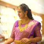 Lasya Manjunath Instagram - If you are a bride looking for the perfect jewellery to bring your dream look to life, then Khazana Jewellery is what you are looking for. Explore their breathtaking bridal collection, a fusion of dreams and craftsmanship, with me. With their bridal collection starting from 35 grams, they have perfectly crafted every girl’s dream – a symphony of gold, emeralds and rubies in the form of majestic pieces. To witness the magic, visit your nearest Khazana store today! #KhazanaJewellery #BridalJewellery #BridalCollection #GoldJewellery #BridalSets #TempleJewellery # Ad
