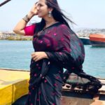 Lasya Manjunath Instagram – 🖤🩷

Saree : @pari.designers_
