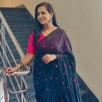 Lasya Manjunath Instagram – 🖤🩷

Saree : @pari.designers_