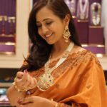 Lasya Manjunath Instagram - IT’S OK TO BE A LITTLE OBSESSED WITH JEWELLERY 💍 Gold jewellery: @devipavitraofficial Saree : @pari.designers_ Come, join for my Akshaya Tritiya shopping....Devi Pavitra Gold & Diamonds offers very exciting offers on this occasion - Flat 6% VA on Chains/Banges; Flat 12% on Stone Jewellery & on Diamond Jewellery Rs.51,999/- per carat, T&C Applies Watch Never Before Unique Designs in latest Gold and Diamond Jewellery with unbeatable offers… @devipavitraofficial First time of it's kind in Hyderabad - Bridal Studio for aspiring Brides Address For all occasions, One location : Devi Pavitra Gold & Diamonds 1st Floor,PNR Empire, Near Metro Pillar No : A 737 KUKATPALLY, Hyderabad. - 500072. Contact : 9406689999 managed by: @unomantrik unomantrik@gmail.com #devipavitraofficial #gold #diamonds #jewellery #jewellerycollection #latestjewellerydesigns #latestdesign #jewellerystore #goldjewellery #puregold #diamondjewellery