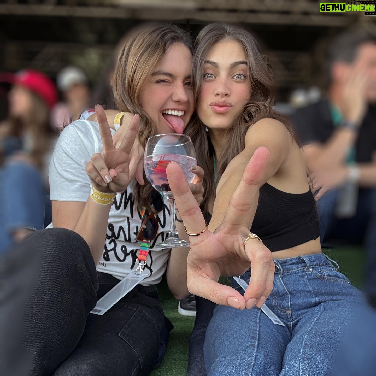 Laura Archbold Instagram - A la @f1 hace mucho le tenía ganas, llevo años siendo “fan de closet". Pero ningún plan vale la pena si la compañía no es especial. El ojo de @chevignon_ch no podría haber sido más acertado en escoger a este equipo. Me gusta coincidir con mujeres que le "meten la pata" a la crianza tradicional, que tienen la certeza que entre nosotras podemos ser amigas, que no es verdad que en equipo las mujeres "somos complicadas" mujeres que SON, en mayúscula musical. Ha sido bonito y especial. #megustanuchoesto #mexicomiamor #todasconchevignon