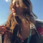Laura Archbold Instagram – A la @f1 hace mucho le tenía ganas, llevo años siendo “fan de closet”.
Pero ningún plan vale la pena si la compañía no es especial. 
El ojo de @chevignon_ch no podría haber sido más acertado en escoger a este equipo. 
Me gusta coincidir con mujeres que le “meten la pata” a la crianza tradicional, que tienen la certeza que entre nosotras podemos ser amigas, que no es verdad que en equipo las mujeres “somos complicadas” mujeres que SON, en mayúscula musical. 
Ha sido bonito y especial.
#megustanuchoesto
#mexicomiamor
#todasconchevignon