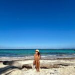 Laura Archbold Instagram – La vie🤍