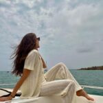 Laura Archbold Instagram - Happy kids on board. Especial agradecimiento para @boatingcartagena ✨ Debí haber hecho algo muy bueno para merecer tanto cariño. • Y para las que me preguntaron: La ropa es de una marca colombiana divina que se llama @nawaresortwear