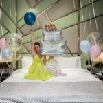 Laura Carmine Instagram - I’m too young to be this old, Happy birthday to me! Gracias @maydecolumna por traerme todos los globitos y una vez podemos celebrar juntas nuestro cumple te amoooooo Gracias @olvhotel por darme tanto en este tiempo, por celebrarme y darme unos días con excelente trato 📸 by: @__mr.photos__ Coordinador: @joseanvelezb 🎂: @adriaestradacaceres