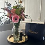 Laura Carmine Instagram - Happy day with @chopard #internationaldayofhappiness 1. Con la nueva colección de Chopard 2.Lista para hacerme un arreglo 3.Asi quedó 😍💐 4.Pensando seriamente hacer arreglos 😂 5. Orgullosa de lo que hice 6.Más de cerca