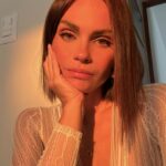 Laura Carmine Instagram - Golden Hour, pero me estoy derritiendo 😒