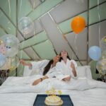 Laura Carmine Instagram - I’m too young to be this old, Happy birthday to me! Gracias @maydecolumna por traerme todos los globitos y una vez podemos celebrar juntas nuestro cumple te amoooooo Gracias @olvhotel por darme tanto en este tiempo, por celebrarme y darme unos días con excelente trato 📸 by: @__mr.photos__ Coordinador: @joseanvelezb 🎂: @adriaestradacaceres