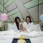 Laura Carmine Instagram - I’m too young to be this old, Happy birthday to me! Gracias @maydecolumna por traerme todos los globitos y una vez podemos celebrar juntas nuestro cumple te amoooooo Gracias @olvhotel por darme tanto en este tiempo, por celebrarme y darme unos días con excelente trato 📸 by: @__mr.photos__ Coordinador: @joseanvelezb 🎂: @adriaestradacaceres