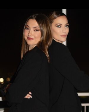 Laura Chiatti Instagram - sorprese …. grazie @carolina_savino @donnaveleno @_eleonoracm_ph @emilyydevito