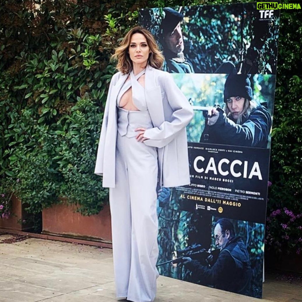 Laura Chiatti Instagram - Ci siamo … “ la caccia “@marcoboccireal @minerva_pictures @alessandrovigilante @donnaveleno @upgradeartist @ttagency_new @valeriajmarchetti